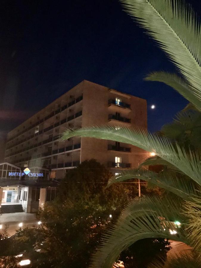 Квартира 1-Комнатная - До Моря 2 Мин - В Центре Σουχούμι Εξωτερικό φωτογραφία